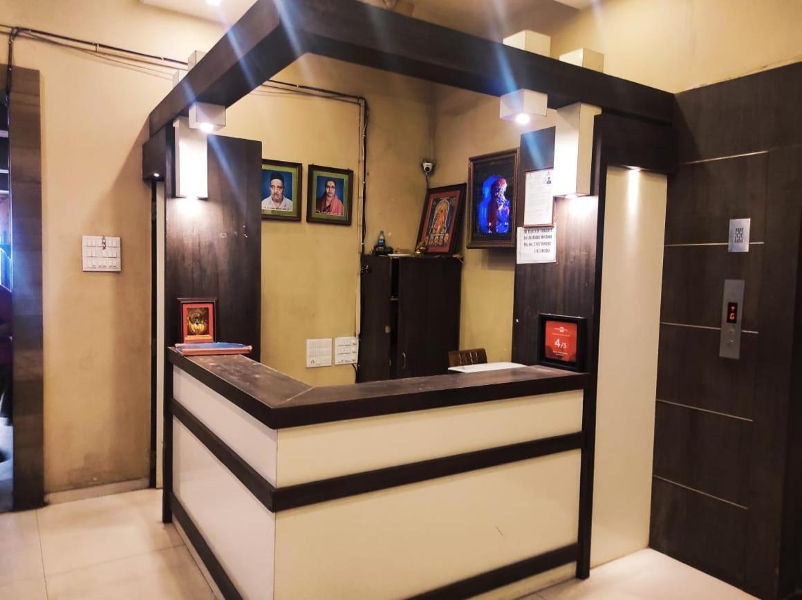 Hotel Sham Suman, Kolhapur- Opposite To Mahalaxmi Temple מראה חיצוני תמונה