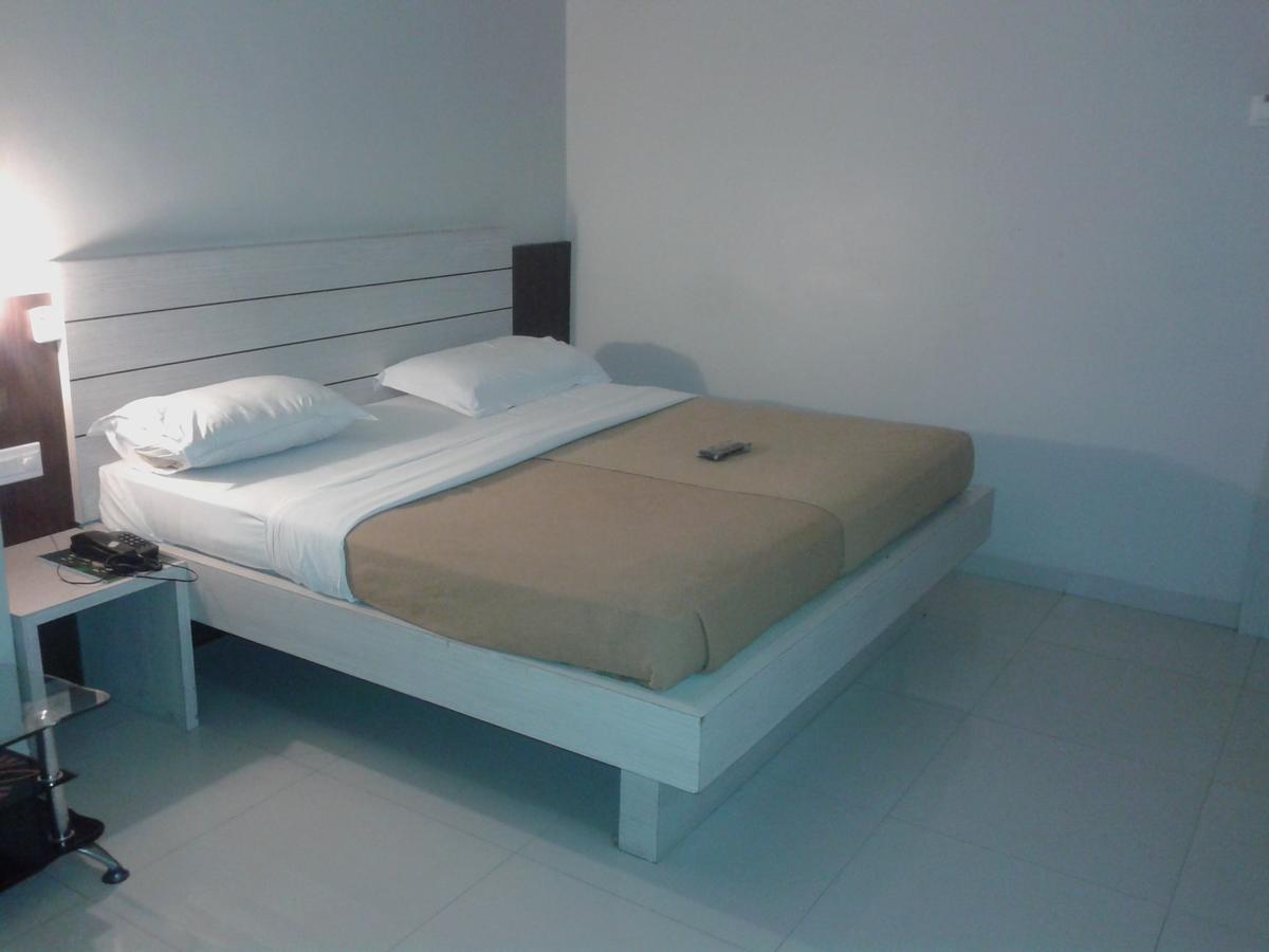 Hotel Sham Suman, Kolhapur- Opposite To Mahalaxmi Temple מראה חיצוני תמונה