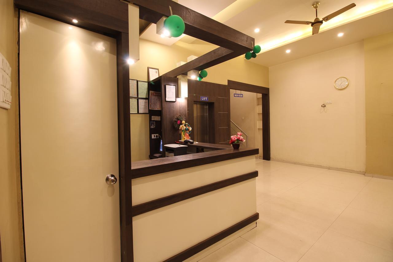 Hotel Sham Suman, Kolhapur- Opposite To Mahalaxmi Temple מראה חיצוני תמונה
