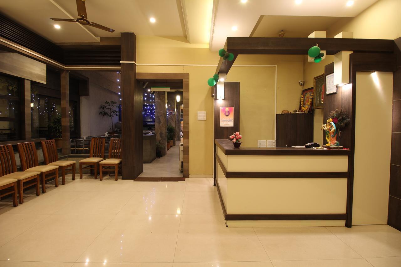 Hotel Sham Suman, Kolhapur- Opposite To Mahalaxmi Temple מראה חיצוני תמונה