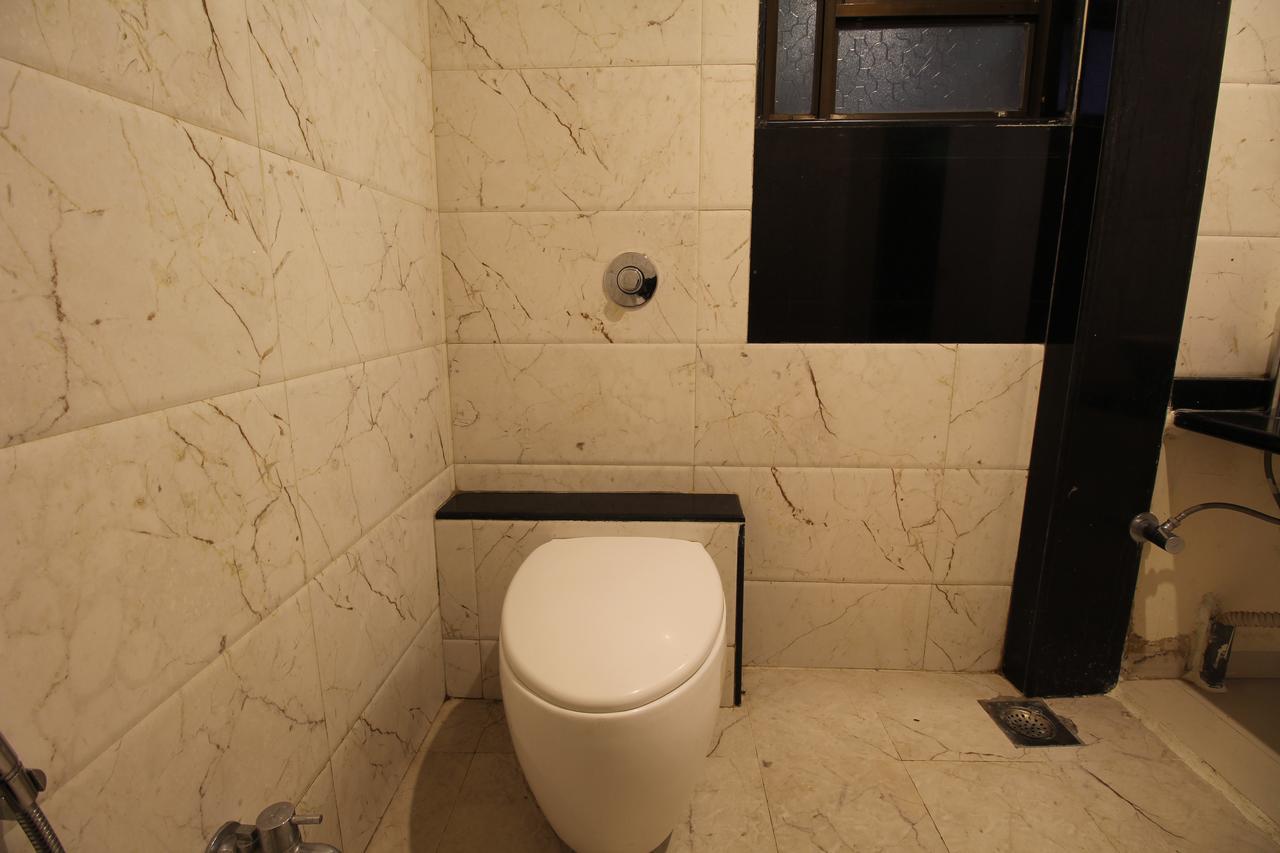 Hotel Sham Suman, Kolhapur- Opposite To Mahalaxmi Temple מראה חיצוני תמונה